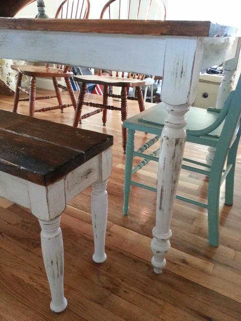 302: Here is a closeup of the antiquing we did on the table legs and frame.